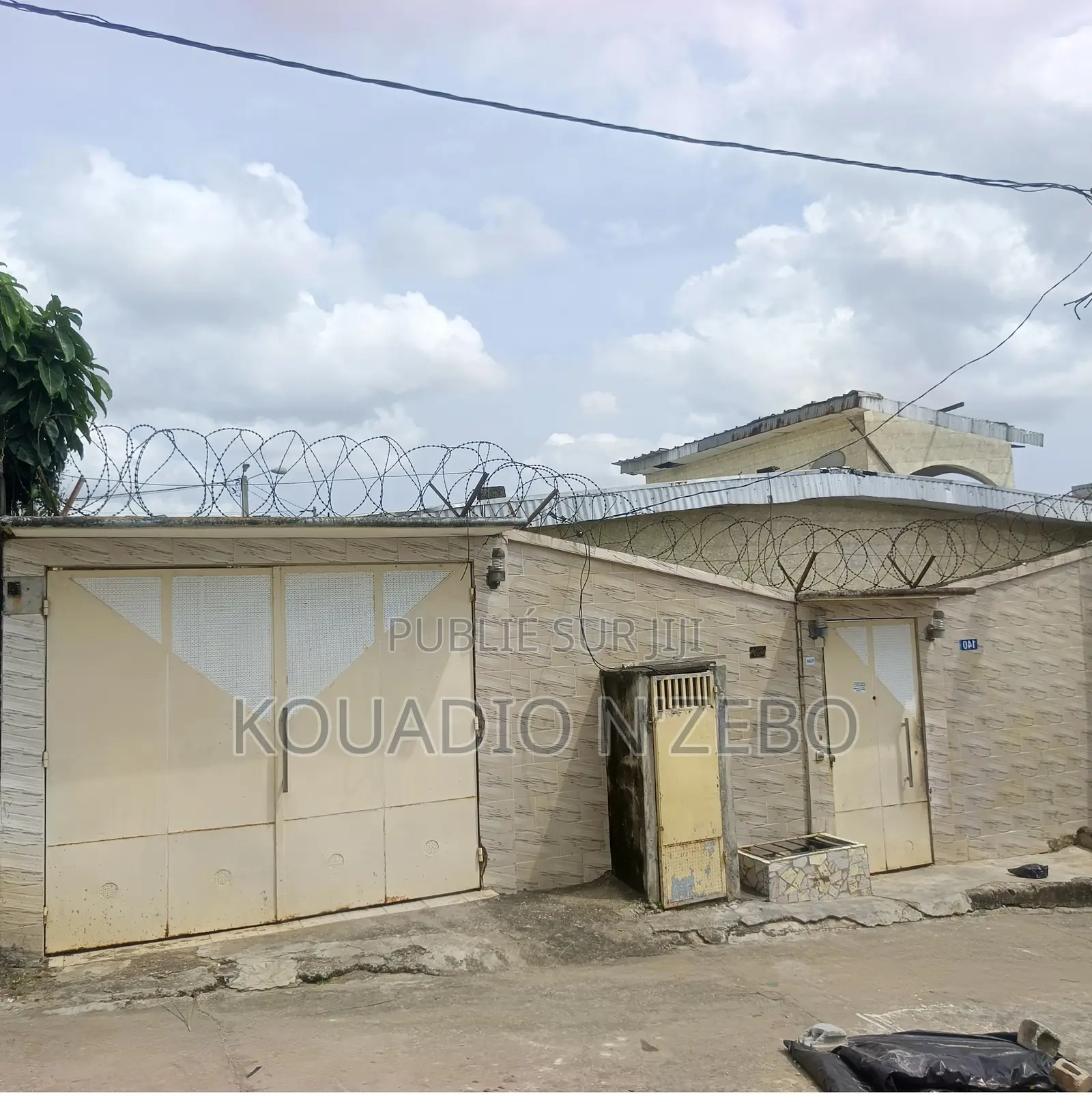 3chbre Villa dans Cocody à Vendre