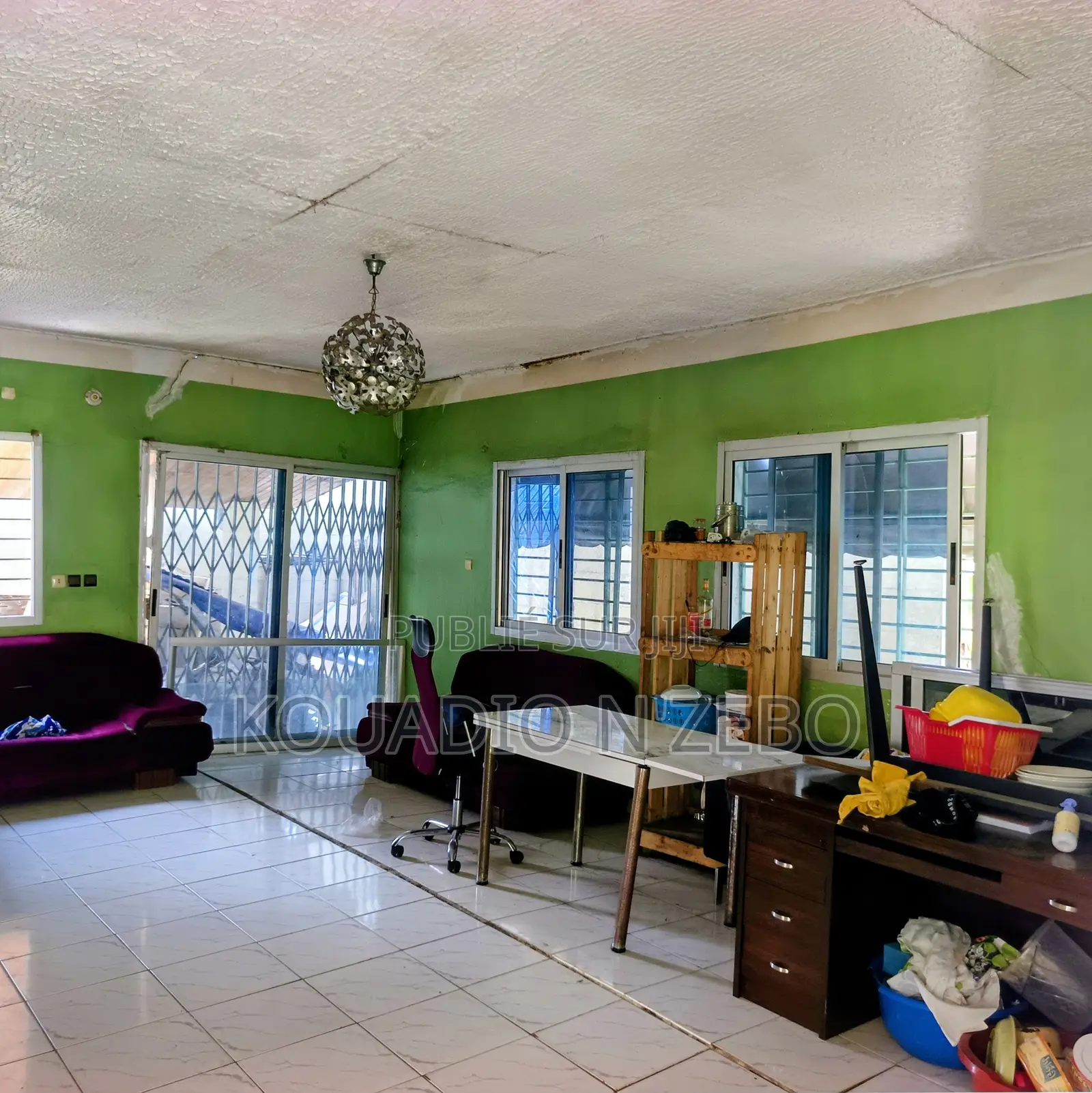 3chbre Villa dans Cocody à Vendre