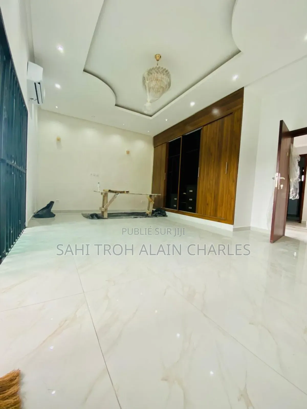 5chbre Duplex dans Mr Alain Sahi, Cocody à Vendre