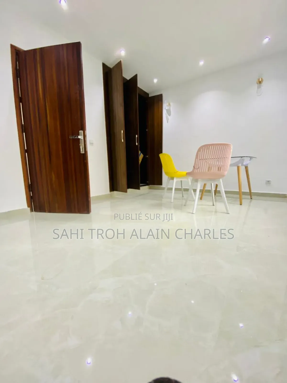 5chbre Duplex dans Mr Alain Sahi, Cocody à Vendre