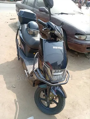 Nouveau Autre 2025 Noir