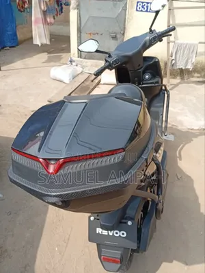 Nouveau Autre 2025 Noir