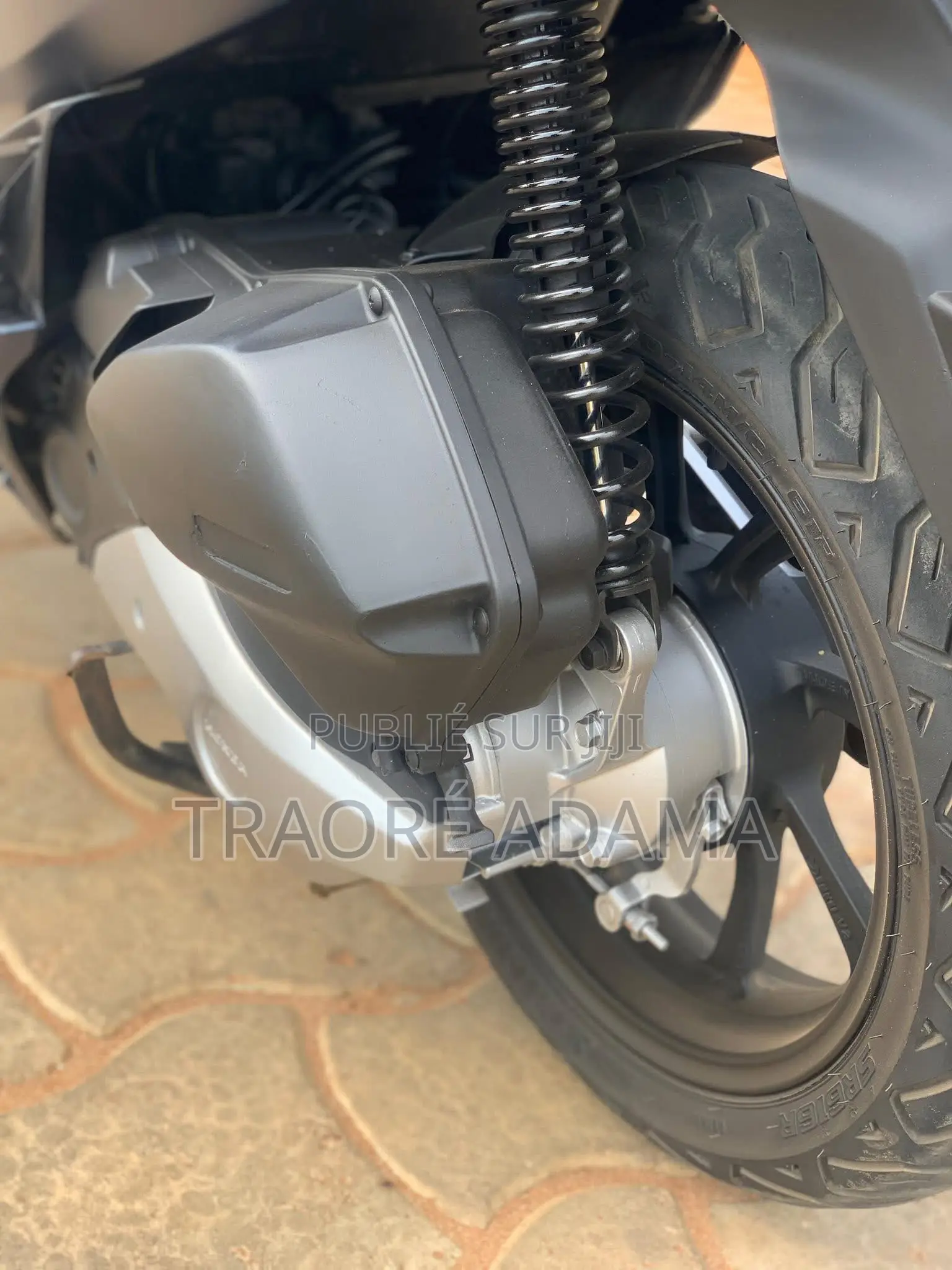 Nouveau Autre 2020 Noir