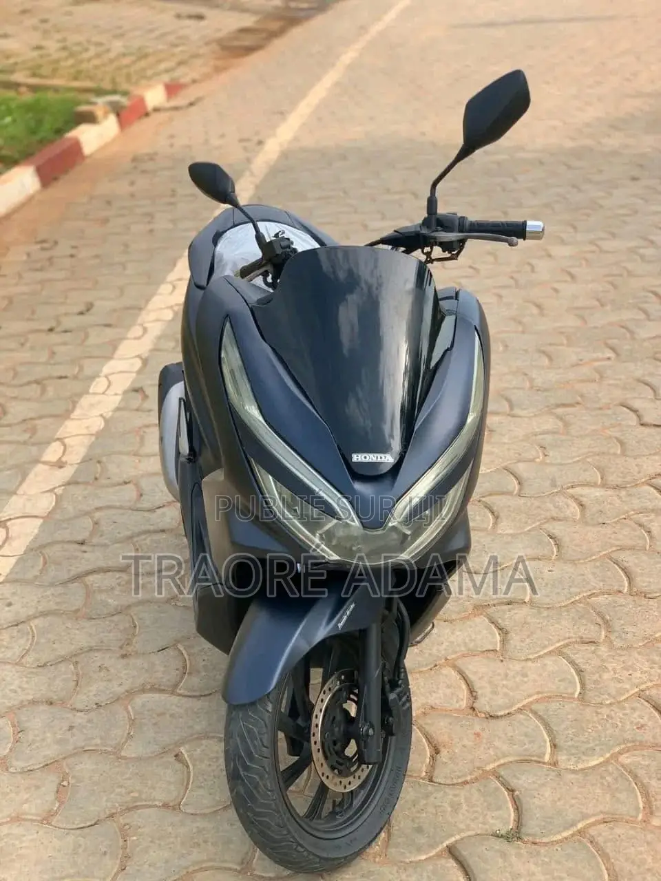 Nouveau Autre 2020 Noir