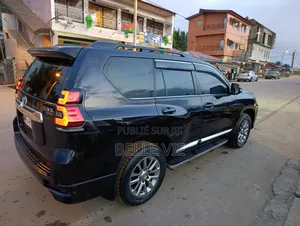 Toyota Land Cruiser 2022 Noir
