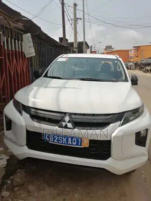 Mitsubishi L200 Club Cab 2.2 4WD 2020 Blanc
