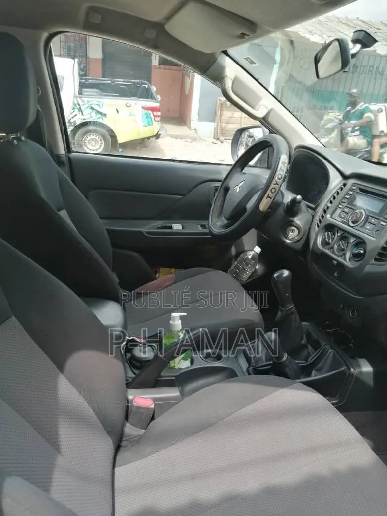 Mitsubishi L200 Club Cab 2.2 4WD 2020 Blanc