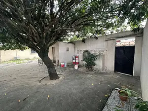 6chbre Villa dans Cocody à Louer