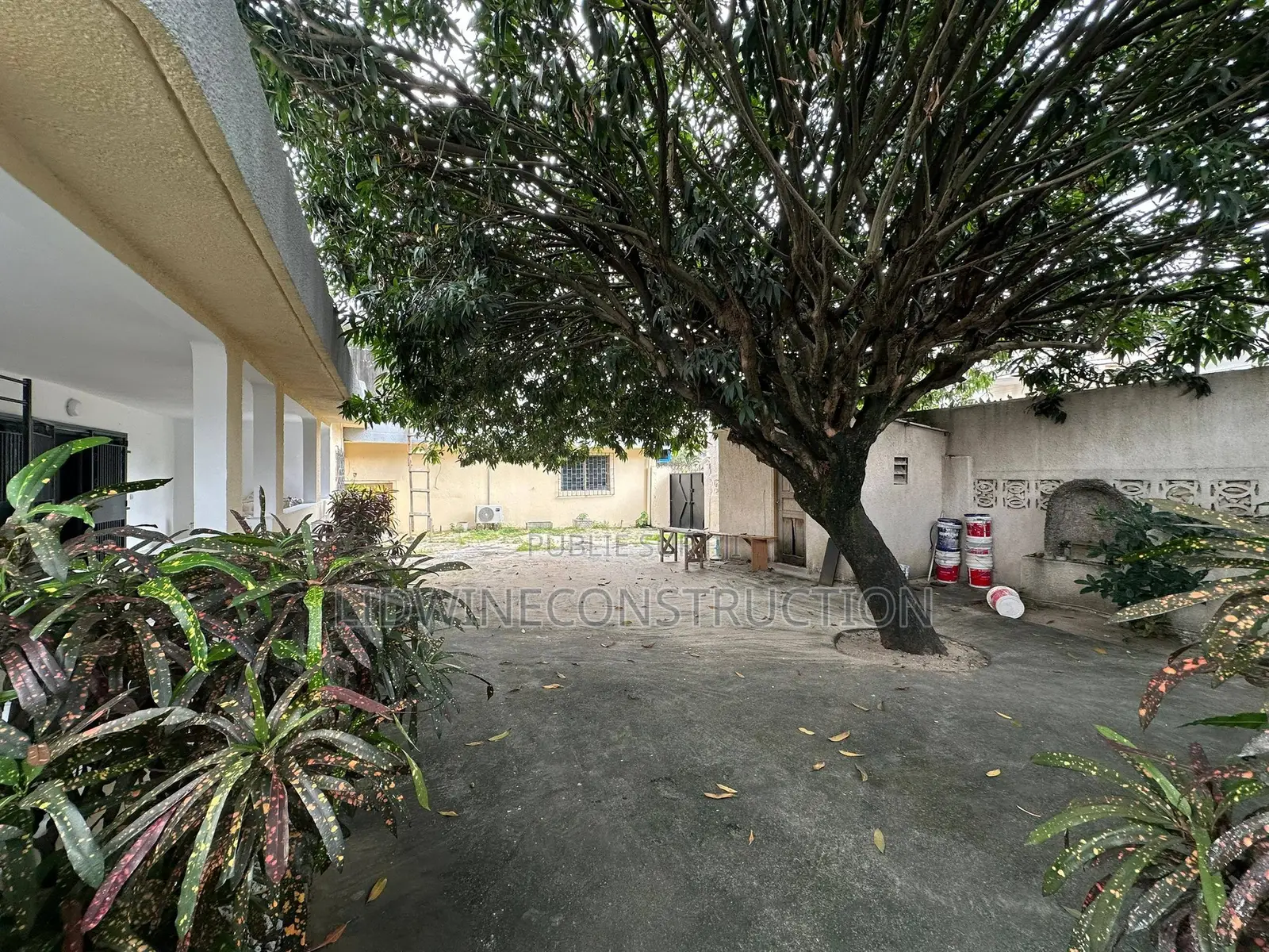 6chbre Villa dans Cocody à Louer