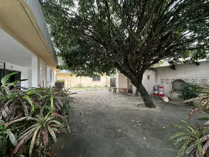 6chbre Villa dans Cocody à Louer