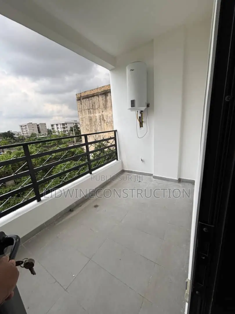 3chbre Appartement dans Cocody à Louer