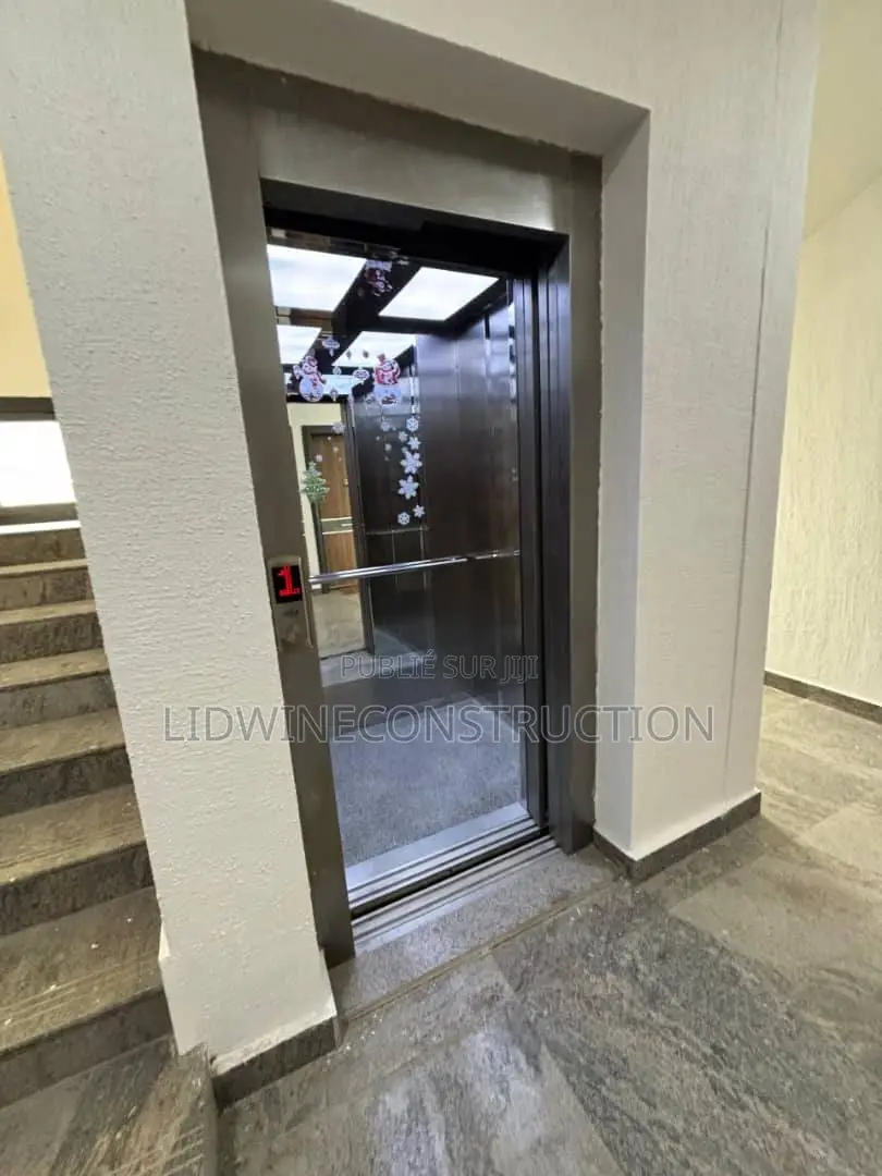 3chbre Appartement dans Cocody à Louer