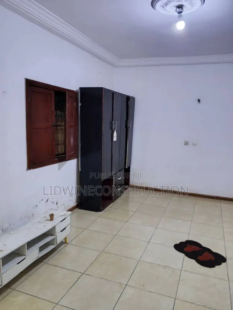 1chbre Studio dans Cocody à Louer