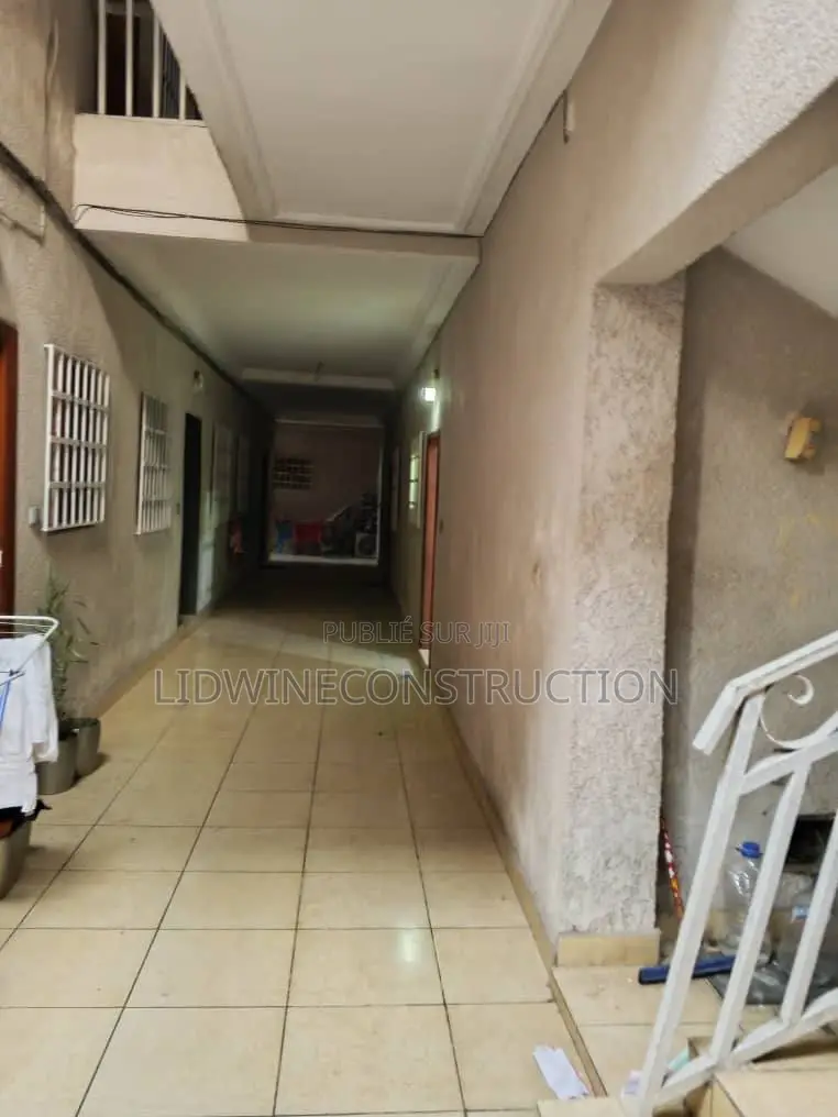 1chbre Studio dans Cocody à Louer