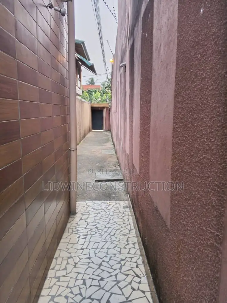 1chbre Studio dans Cocody à Louer