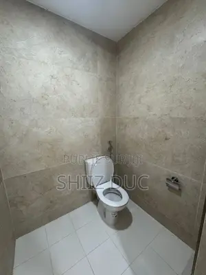 6chbre Villa dans Duc Mohamed, Cocody à Vendre