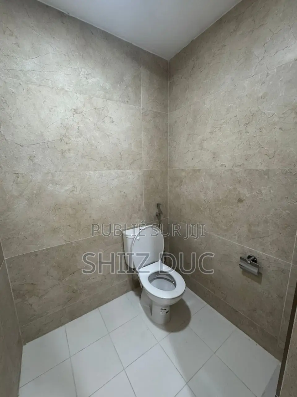 6chbre Villa dans Duc Mohamed, Cocody à Vendre