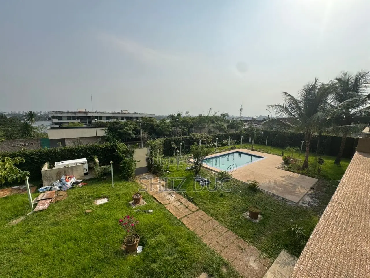 6chbre Villa dans Duc Mohamed, Cocody à Vendre