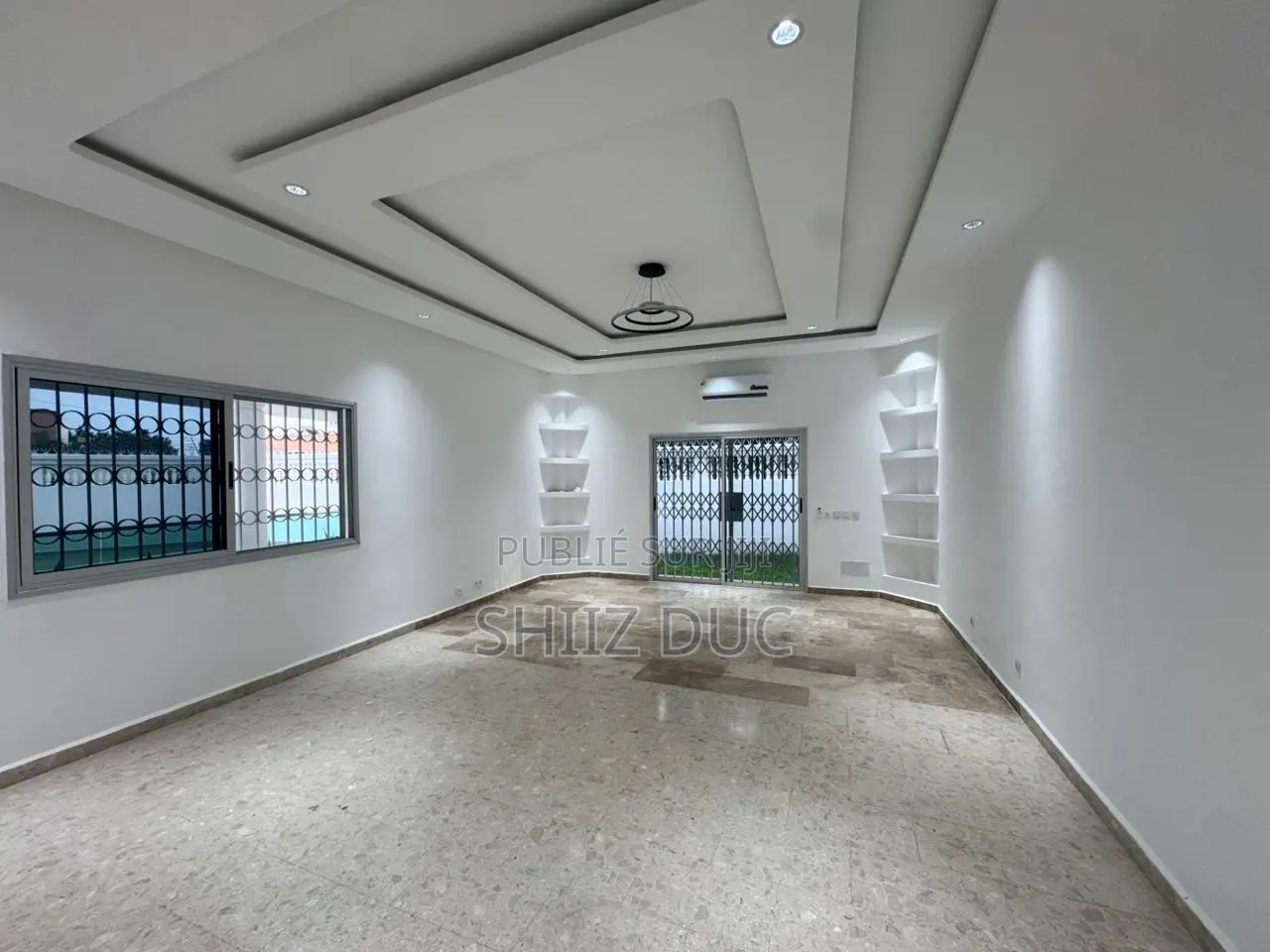 7chbre Villa dans Duc Mohamed, Cocody à Vendre