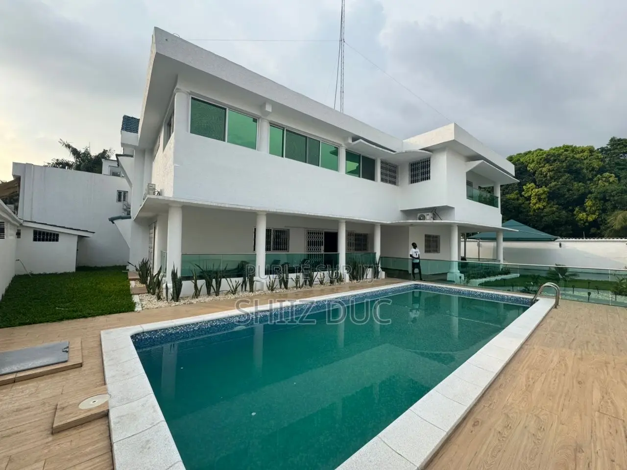 7chbre Villa dans Duc Mohamed, Cocody à Vendre