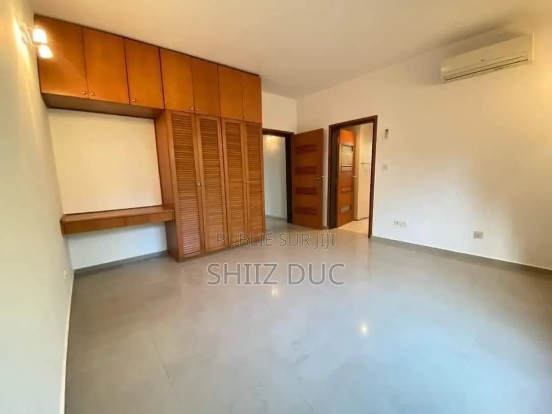 4chbre Duplex dans Duc Mohamed, Cocody à Vendre