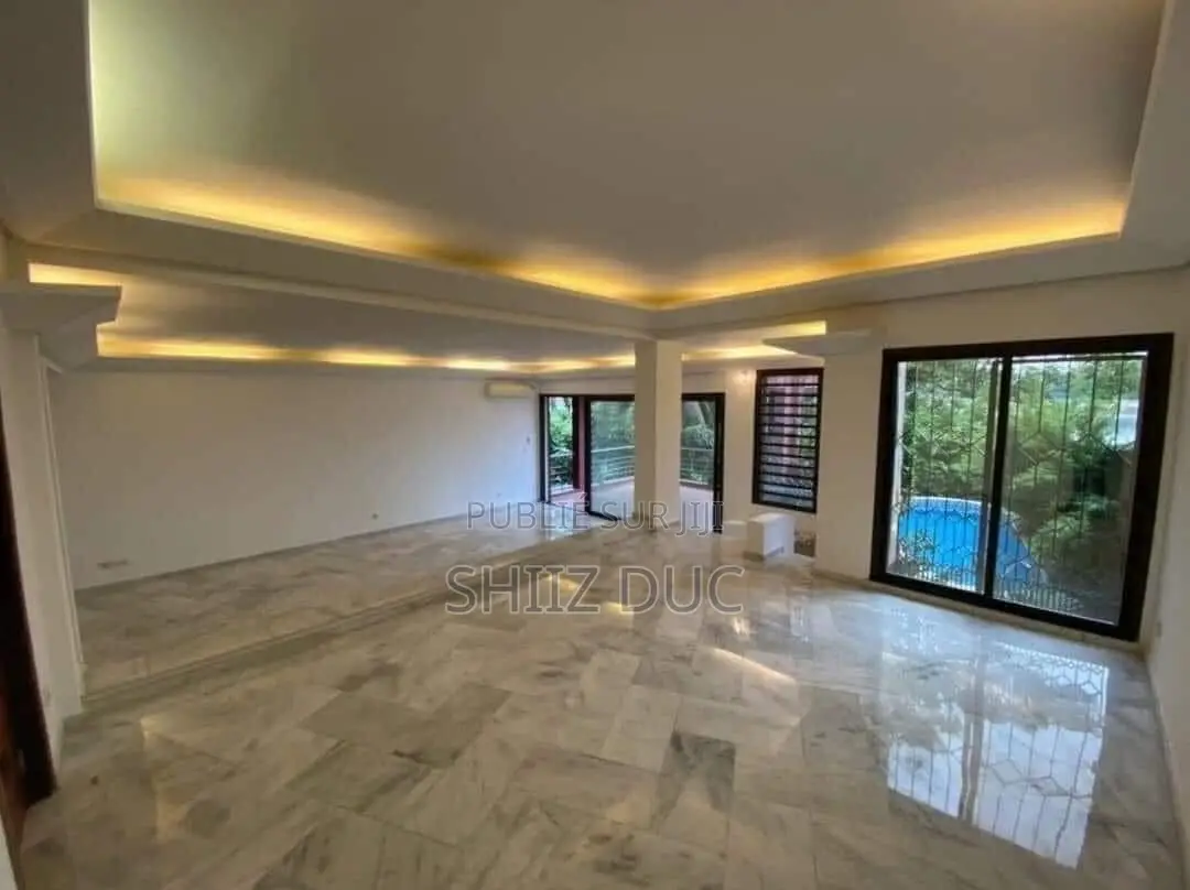 4chbre Duplex dans Duc Mohamed, Cocody à Vendre