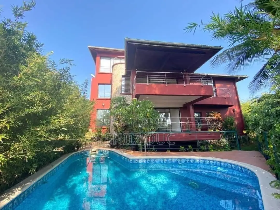 4chbre Duplex dans Duc Mohamed, Cocody à Vendre