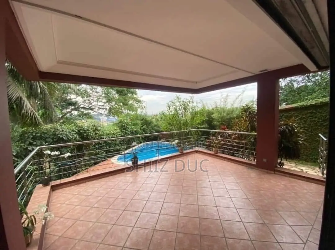 4chbre Duplex dans Duc Mohamed, Cocody à Vendre