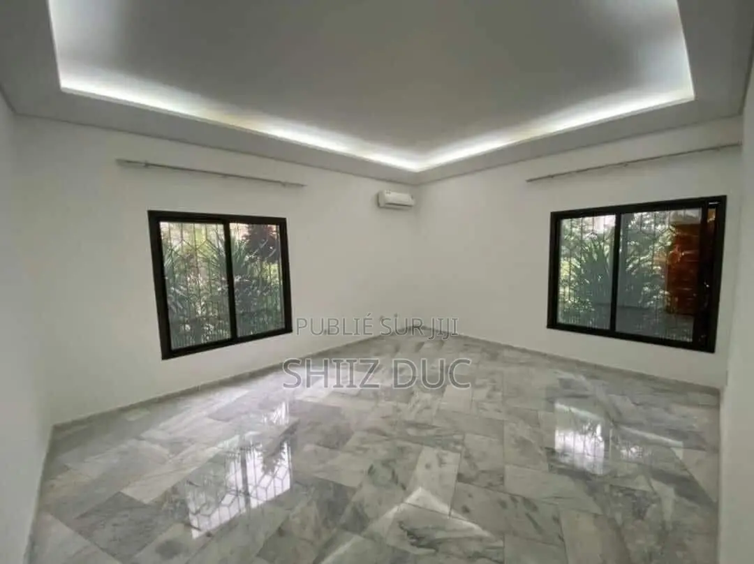 4chbre Duplex dans Duc Mohamed, Cocody à Vendre