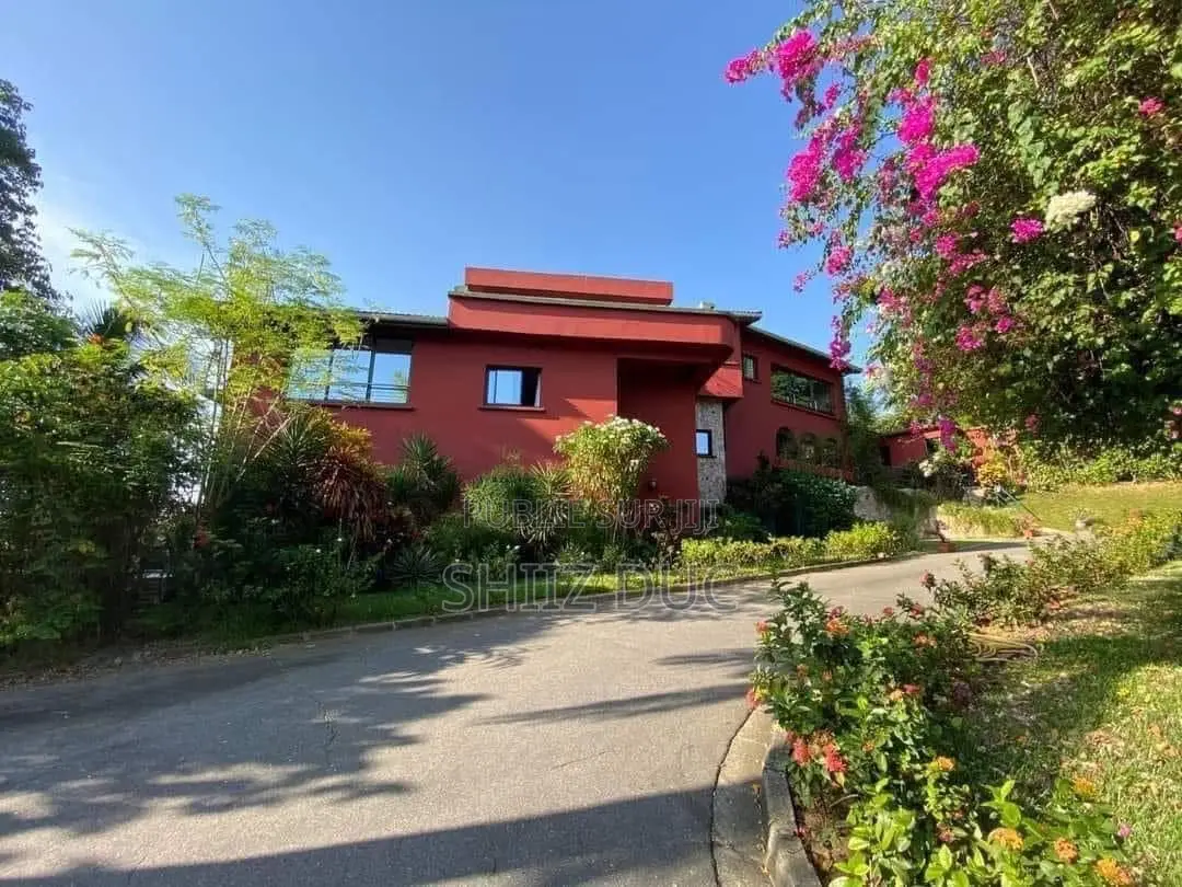 4chbre Duplex dans Duc Mohamed, Cocody à Vendre