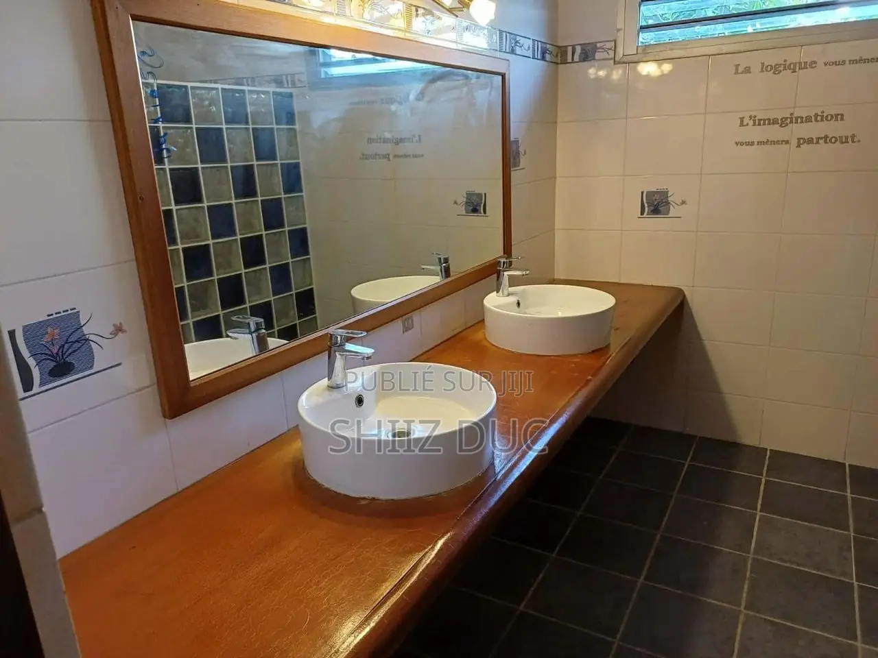 6chbre Villa dans Mohamed, Cocody à Louer