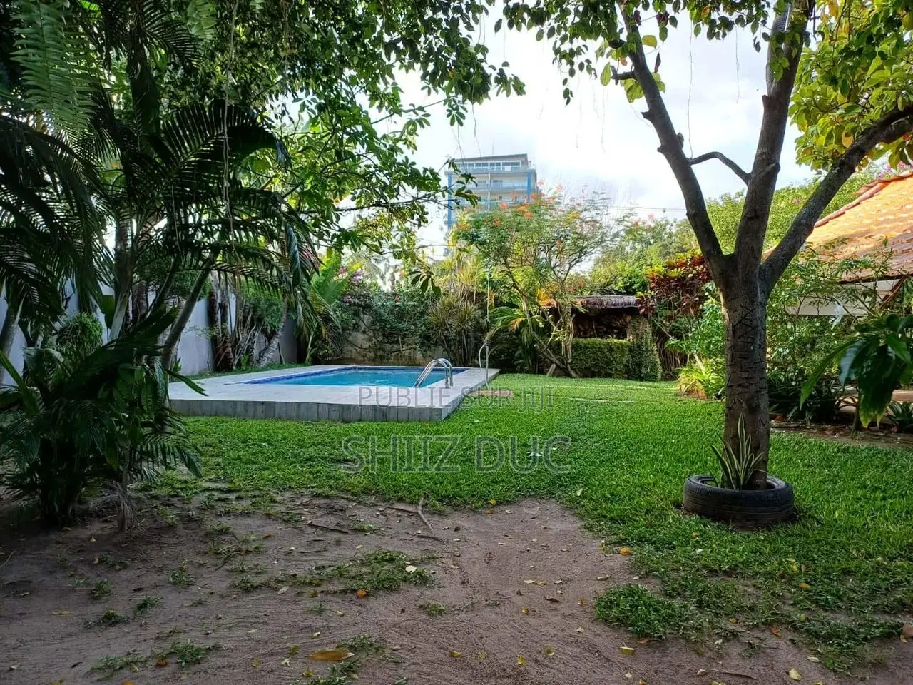 6chbre Villa dans Mohamed, Cocody à Louer