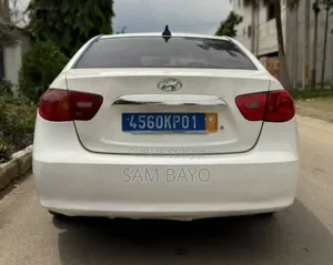 Hyundai Elantra 2011 Blanc