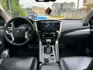 Mitsubishi Pajero Sport 2023 Noir