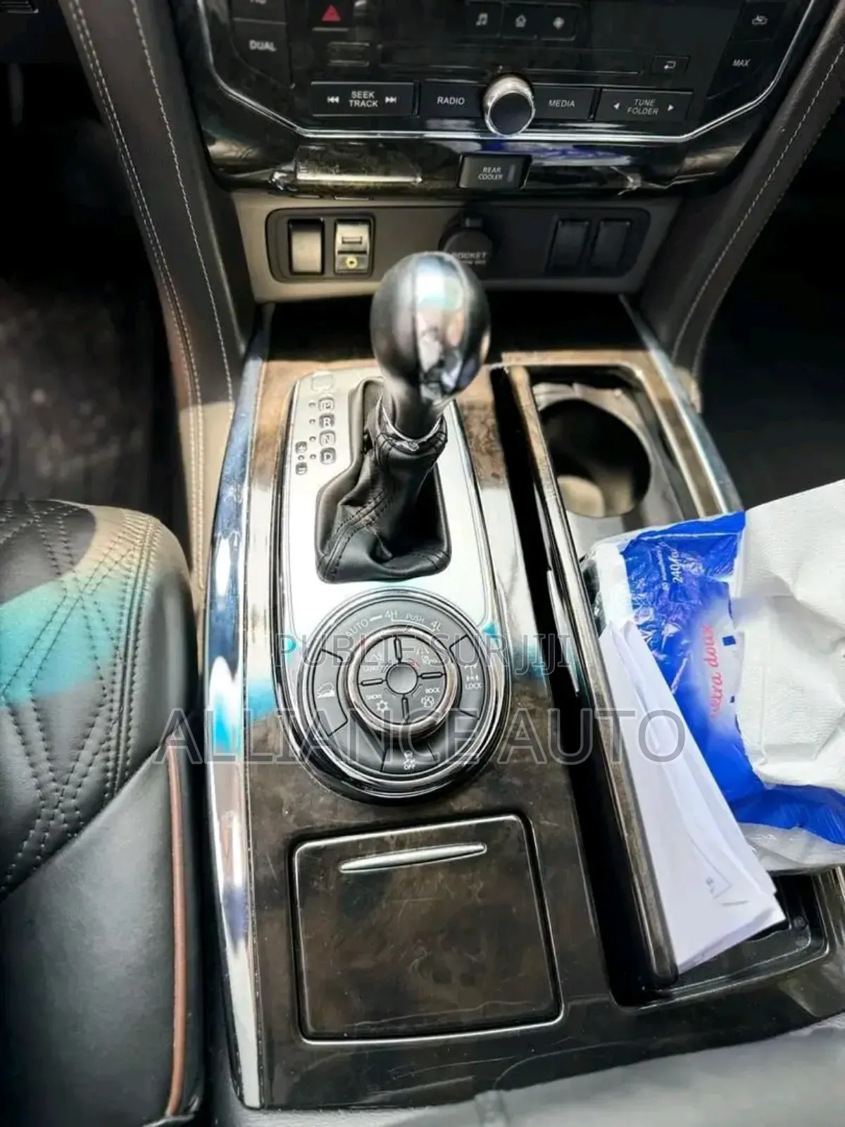 Nissan Patrol 2023 Gris