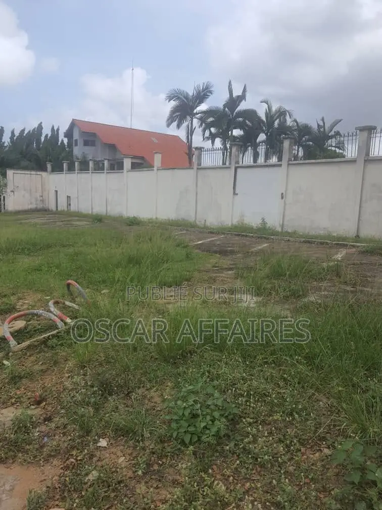 Cocody Golf4 Beverlly Sur La Gde Voie Vente Terrain 5000m2cloturé.