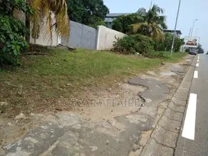 Cocody Golf4 Beverlly Sur La Gde Voie Vente Terrain 5000m2cloturé.