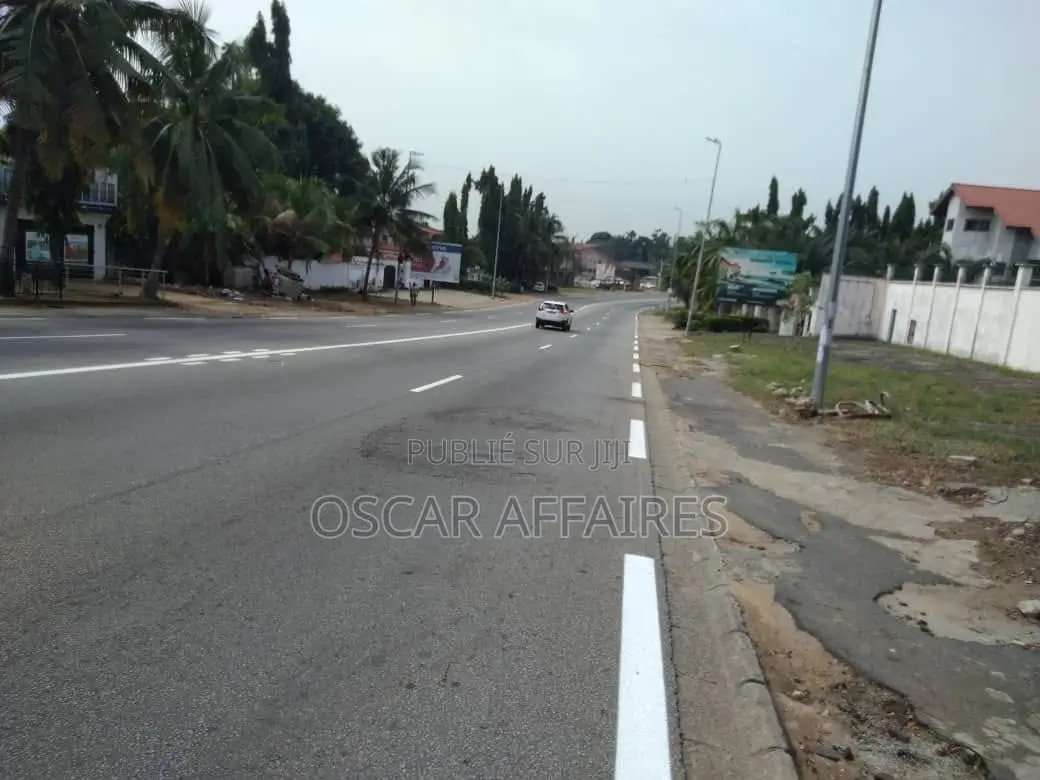 Cocody Golf4 Beverlly Sur La Gde Voie Vente Terrain 5000m2cloturé.