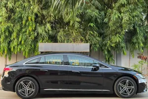 Mercedes-Benz EQE 2024 Noir