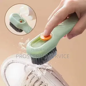 Brosse De Nettoyage Avec. Distributeur De Savon