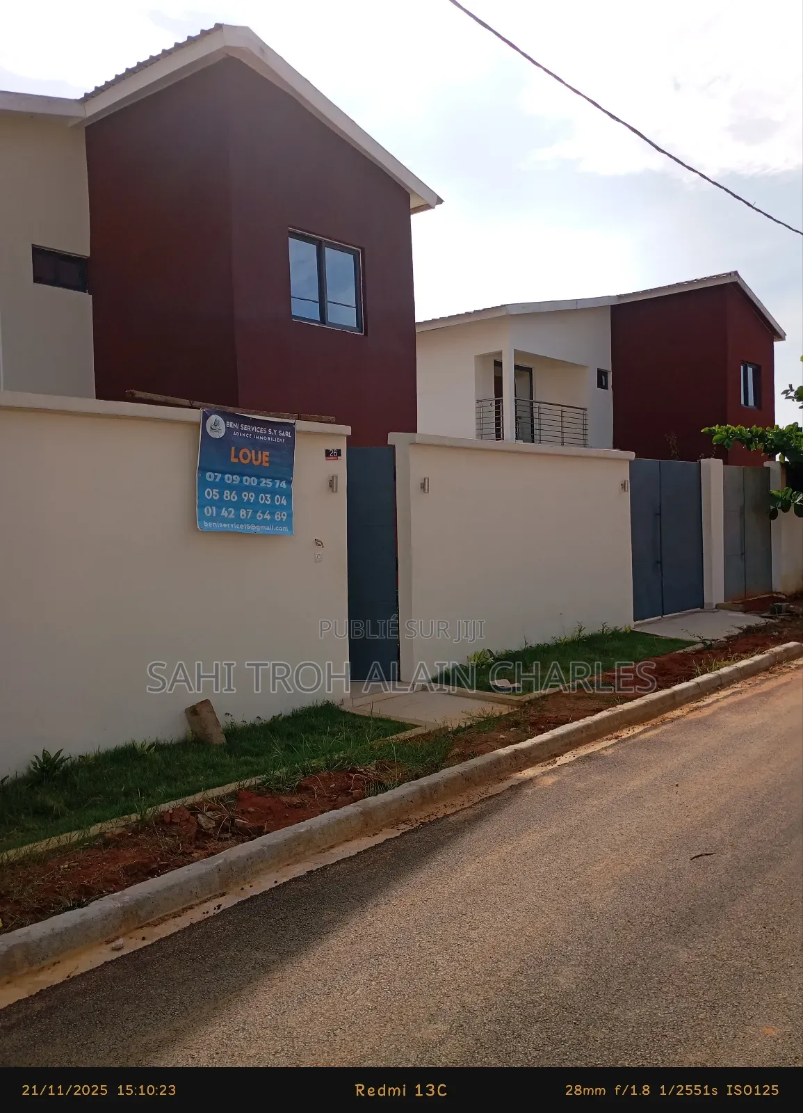 Somptueuse Villa Duplex De 4 Pièces Avec Une Piscine