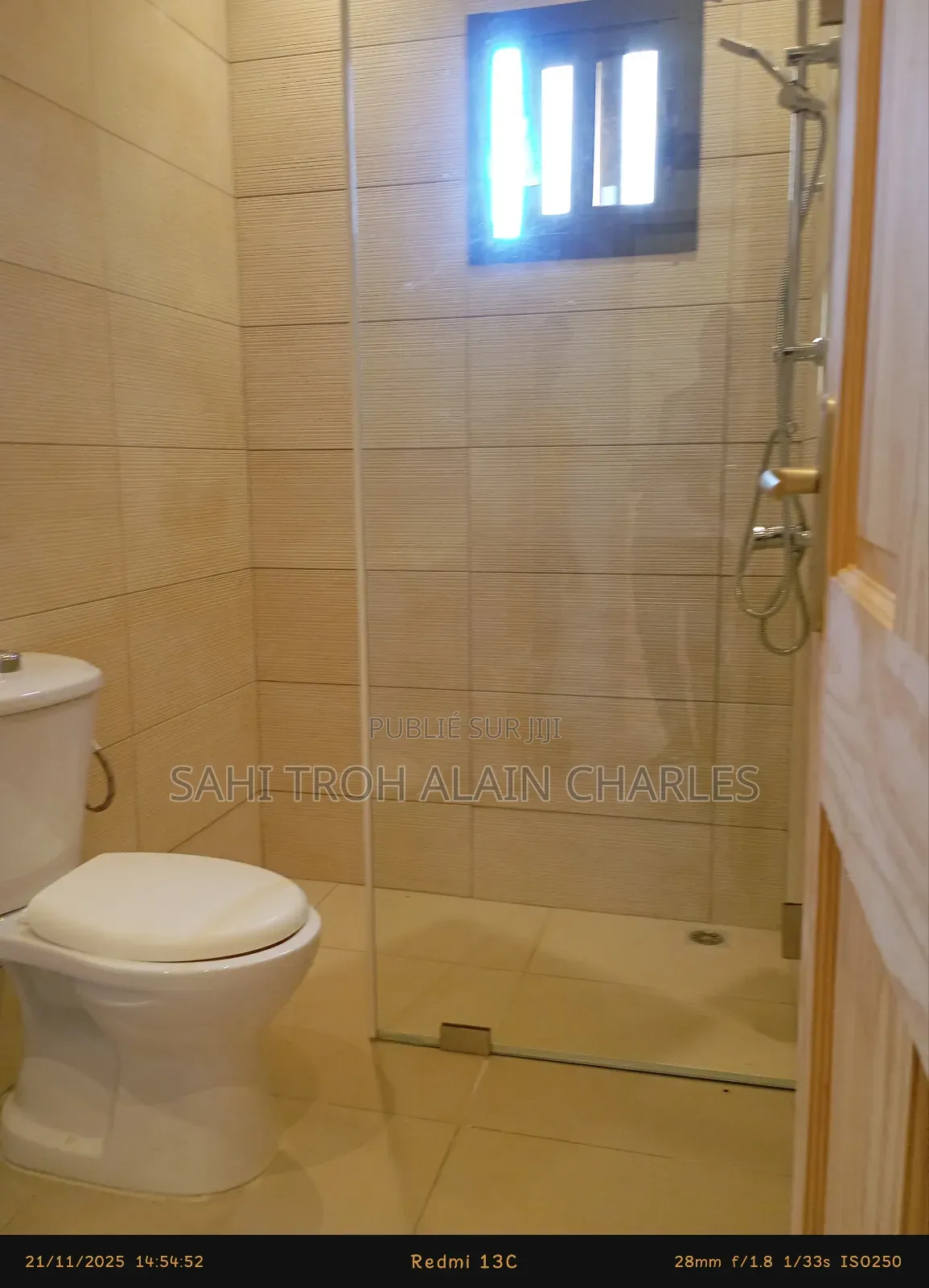 Somptueuse Villa Duplex De 4 Pièces Avec Une Piscine