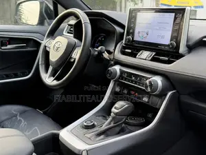 Toyota RAV4 2022 Bleu