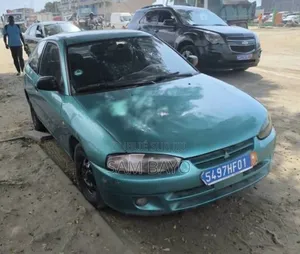 Mitsubishi Colt 2000 Vert