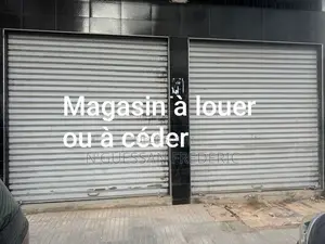 À Louer Magasin 595m2 en Mezzanine+Appartement À Marcory Zone4