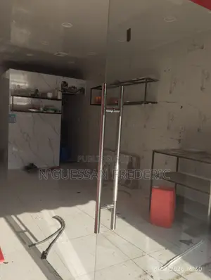 À Céder Magasin 28m2 À Marcory Zone 4