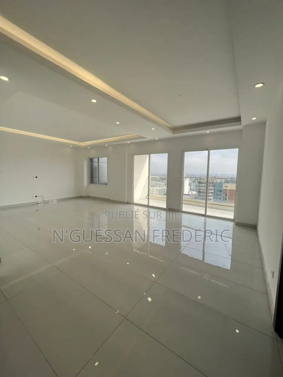 À Louer Bureau Open-Space 486m2 Marcory Zone Boulevard FHB