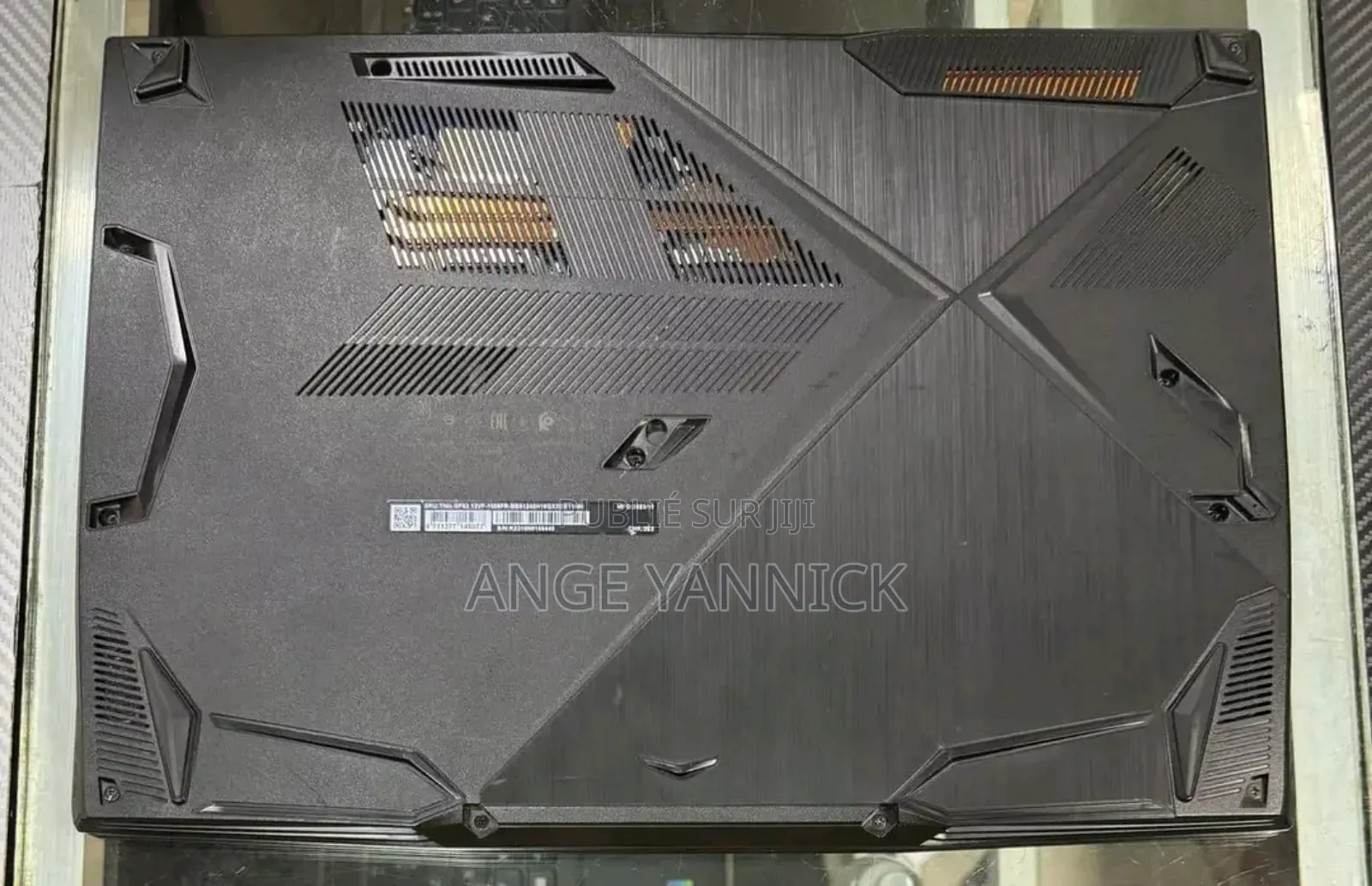 Nouveau MSI GS65 Stealth Thin 8RE 32GB Intel Core I9 SSD 2T