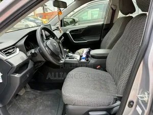 Toyota RAV4 2024 Gris