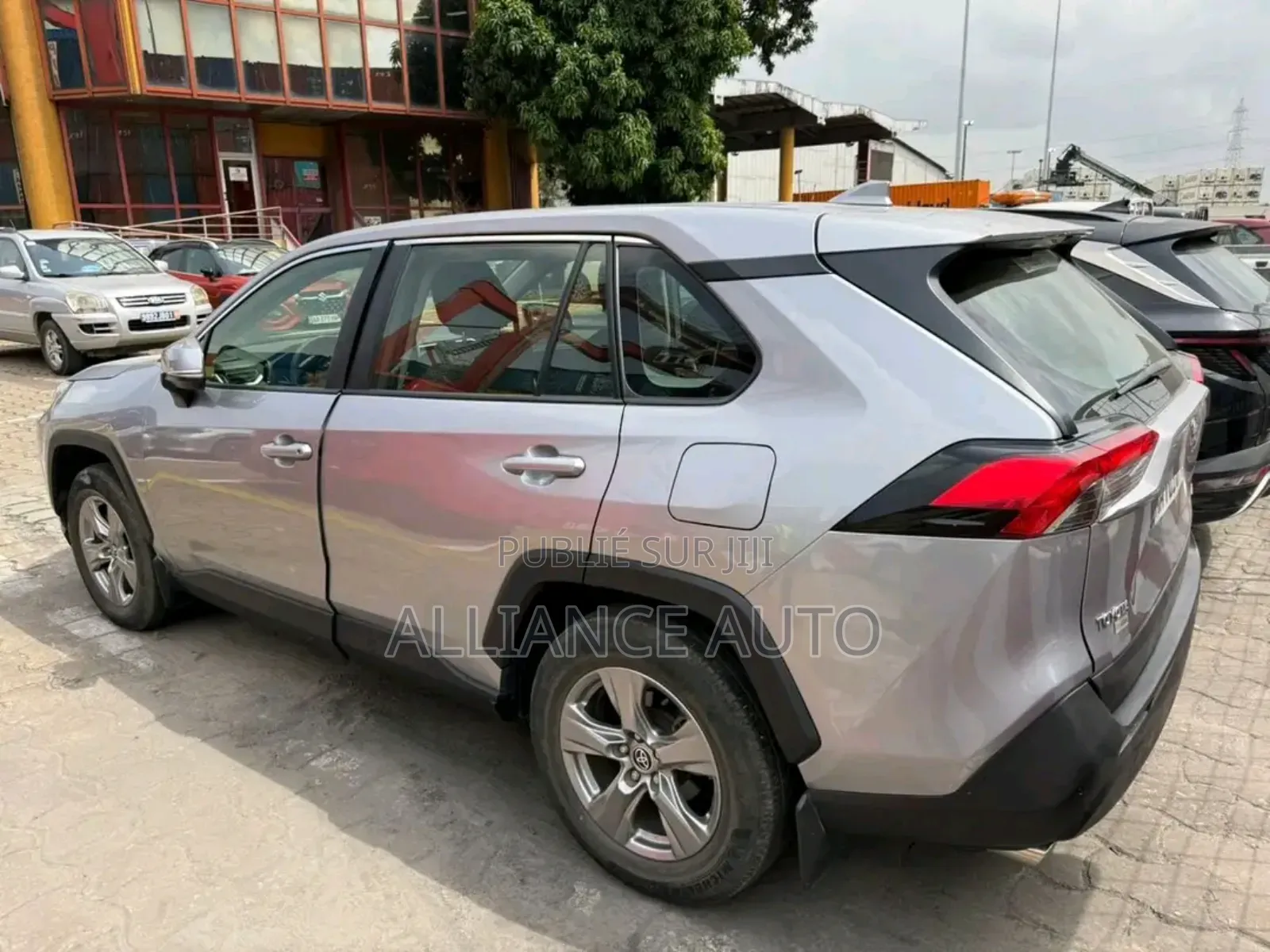 Toyota RAV4 2024 Gris